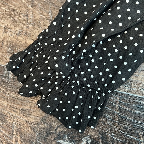 Beautiful off the shoulder blouse - Picture 3 of 4